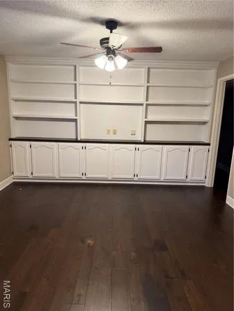 $2,300 | 698 Trailcrest Court, Unit 5, Kirkwood, MO 63122
