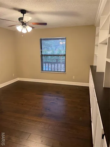 $2,300 | 698 Trailcrest Court, Unit 5, Kirkwood, MO 63122