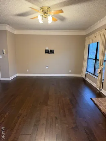 $2,300 | 698 Trailcrest Court, Unit 5, Kirkwood, MO 63122