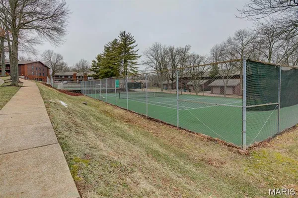 $2,300 | 698 Trailcrest Court, Unit 5, Kirkwood, MO 63122