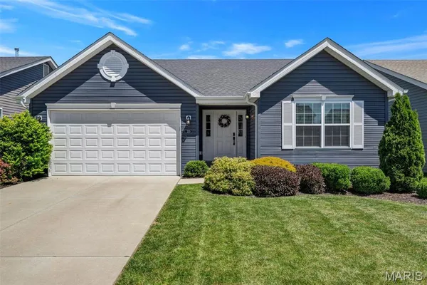 $349,900 | 220 Charlestowne Place Drive, St. Charles, MO 63301