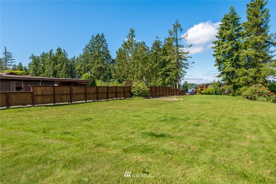 7632 Cooper Point Road Northwest Olympia, WA 98502 - Photo 9 of 18 Gallery Image 9