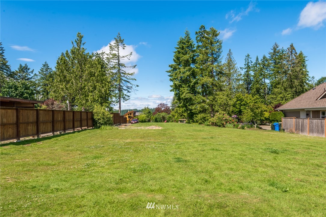 7632 Cooper Point Road Northwest Olympia, WA 98502 - Photo 10 of 18 Gallery Image 10