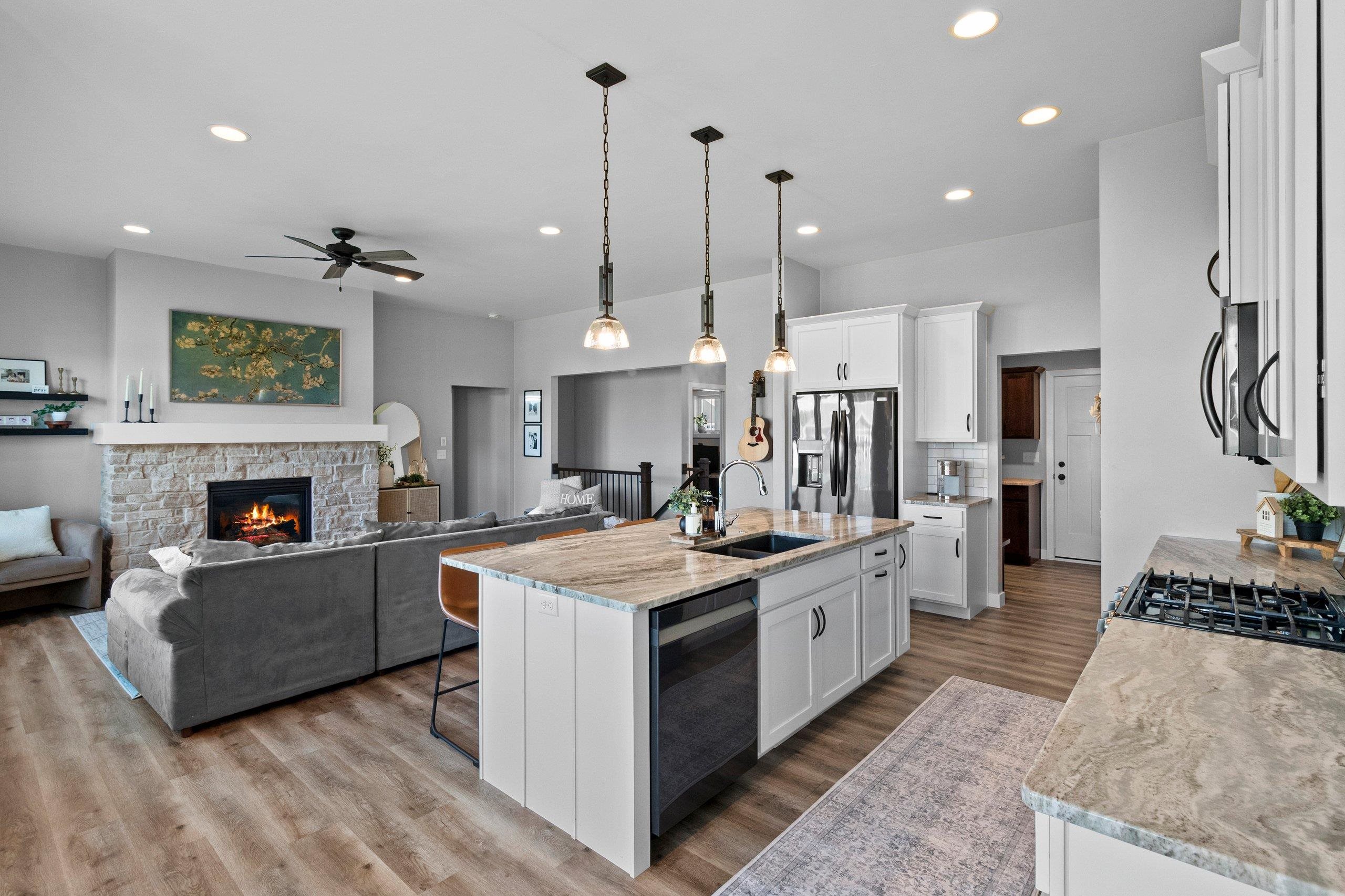 2985 East Bluetopaz Road Appleton, WI 54913 - Photo 11 of 45 Gallery Image 11