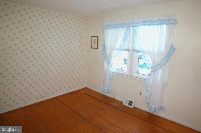 1833 Marshall Road Dundalk, MD 21222 - Photo 13 of 20 Bedroom #3