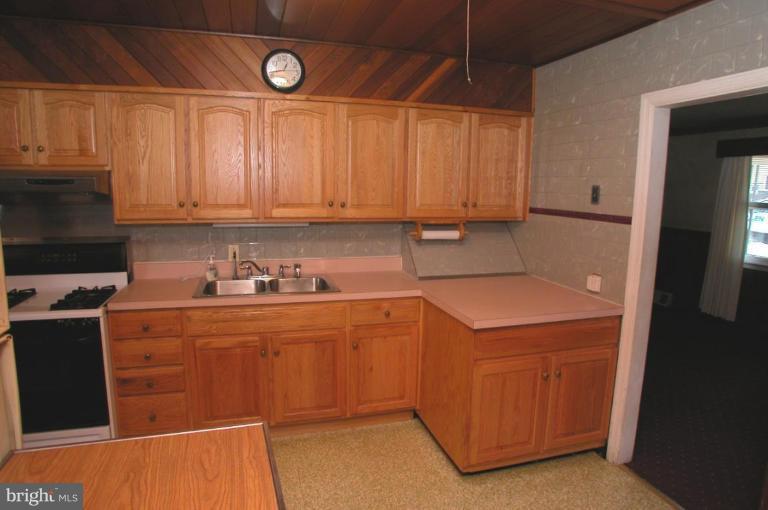 1833 Marshall Road Dundalk, MD 21222 - Photo 4 of 20 Kitchen