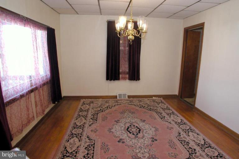 1833 Marshall Road Dundalk, MD 21222 - Photo 6 of 20 Dining Room