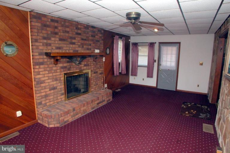 1833 Marshall Road Dundalk, MD 21222 - Photo 9 of 20 Family Room #2