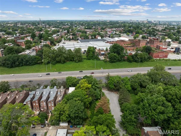 $65,000 | 2400 South 18th Street, St. Louis, MO 63104