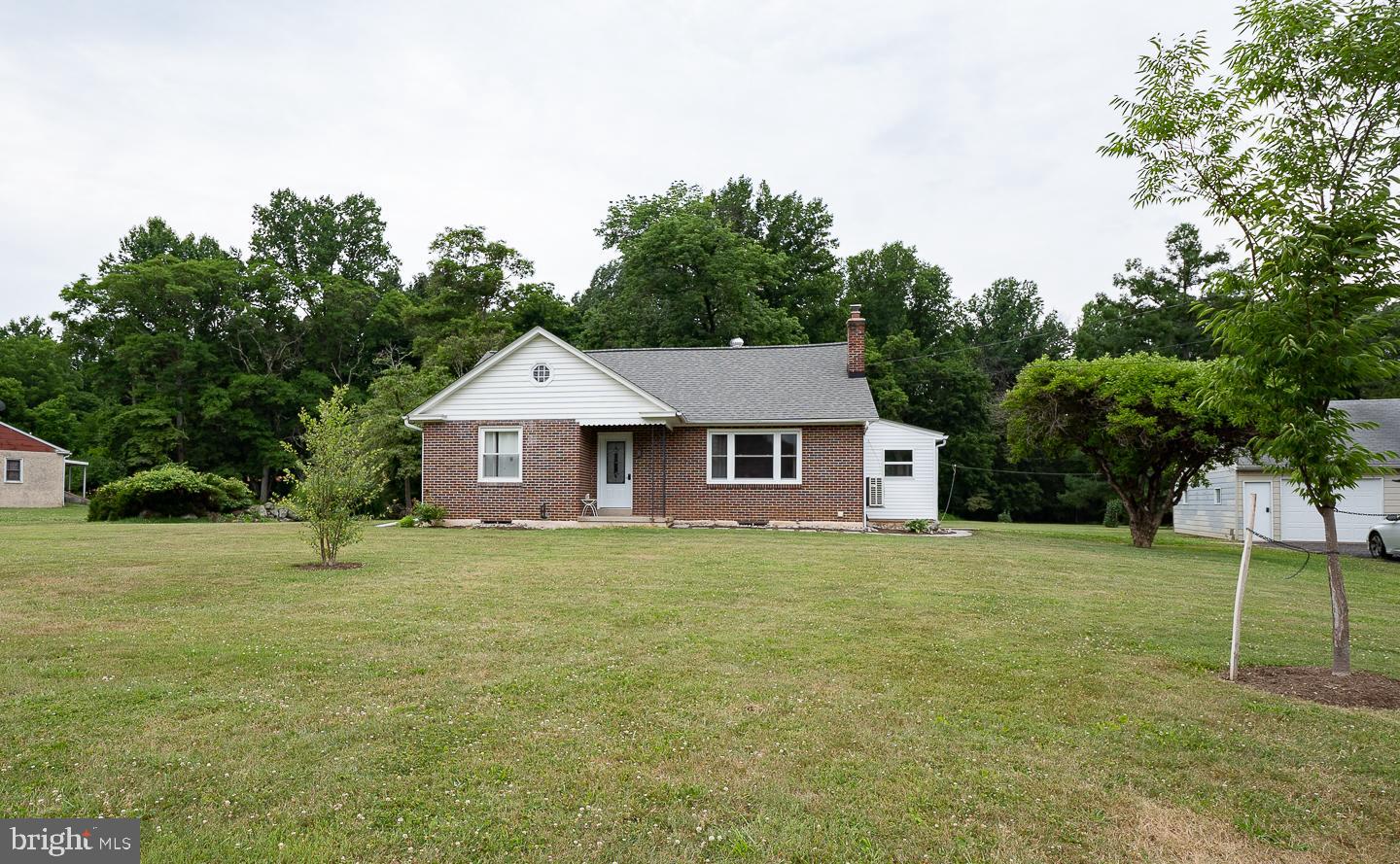 1629 Becker Road Green Lane, PA 18054 - Photo 2 of 32