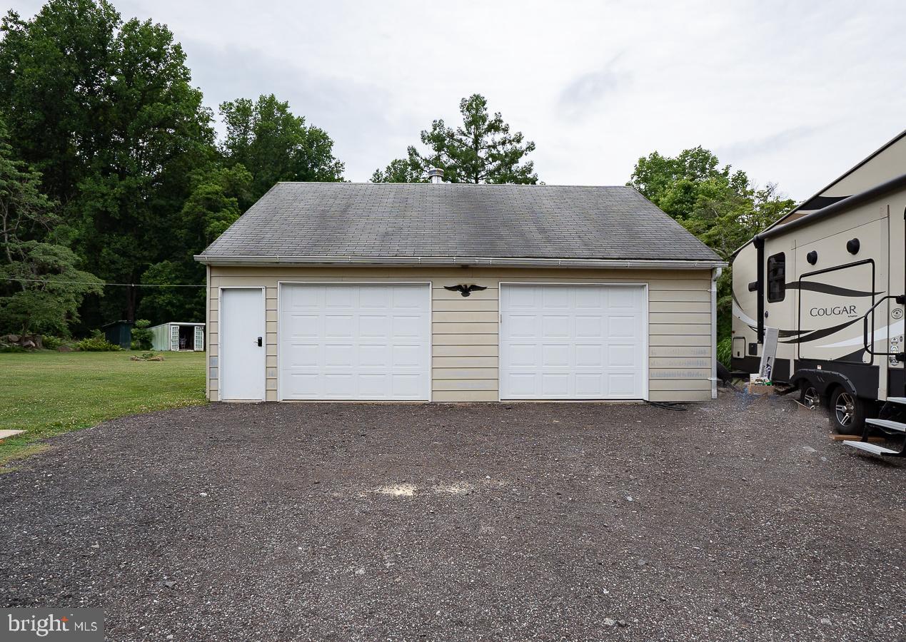 1629 Becker Road Green Lane, PA 18054 - Photo 25 of 32
