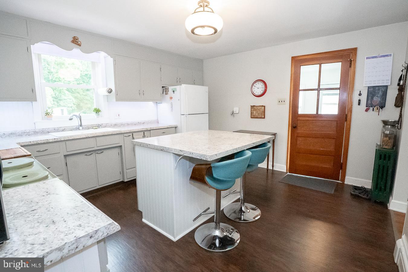 1629 Becker Road Green Lane, PA 18054 - Photo 6 of 32