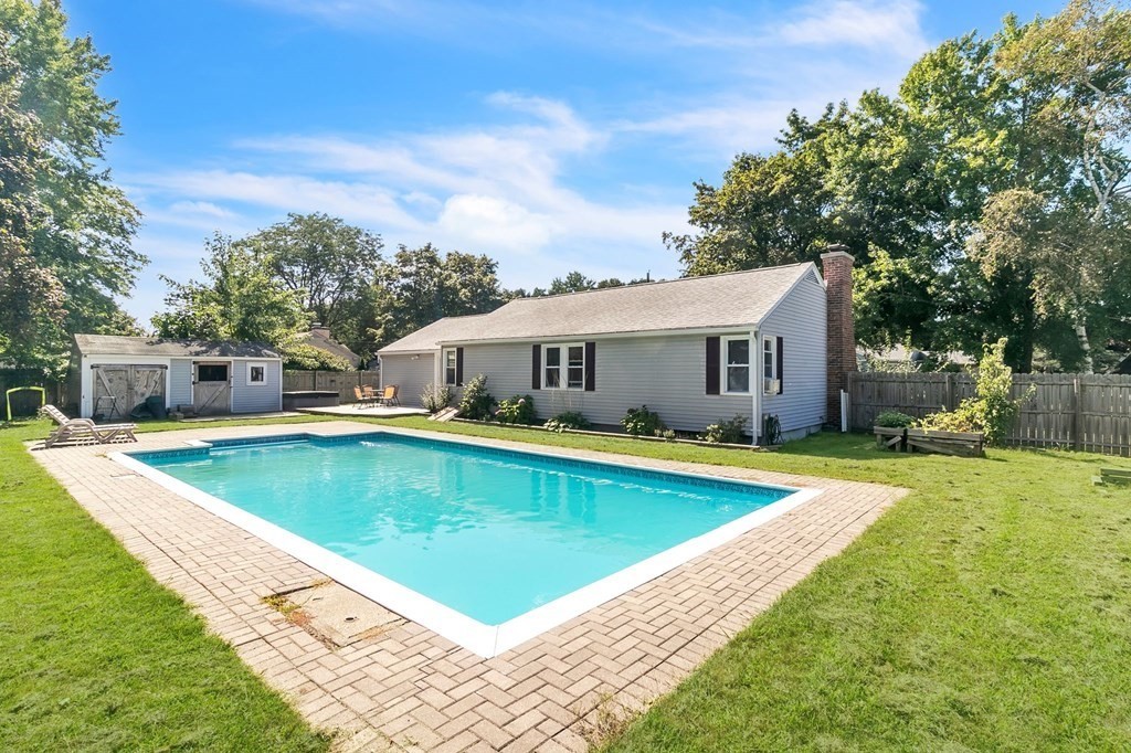 140 Talbot Road Springfield, MA 01119 - Photo 3 of 41 a view of a house with swimming pool and a yard