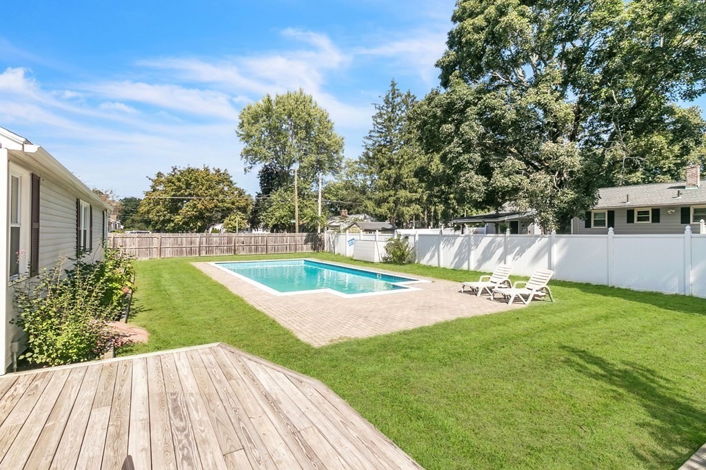 140 Talbot Road Springfield, MA 01119 - Photo 37 of 41 a view of a backyard with swimming pool
