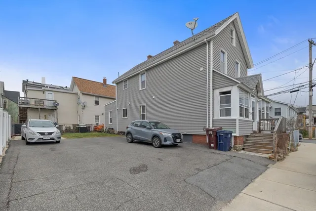 $2,600 | 19 Alfred Street, Unit 2, Everett, MA 02149