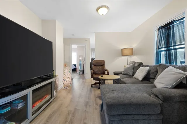 $2,600 | 19 Alfred Street, Unit 2, Everett, MA 02149