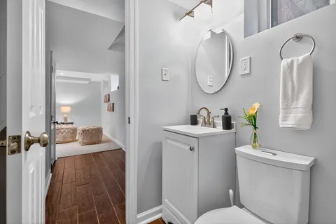 a view of utility room