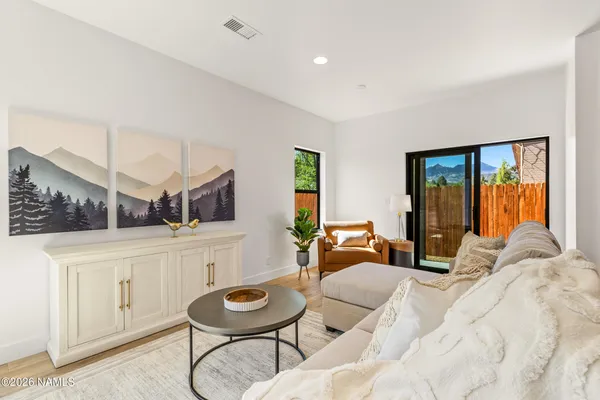 $635,000 | 302 West Oak Avenue, Unit 3, Flagstaff, AZ 86001