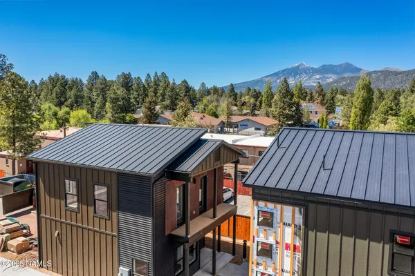 $635,000 | 302 West Oak Avenue, Unit 3, Flagstaff, AZ 86001