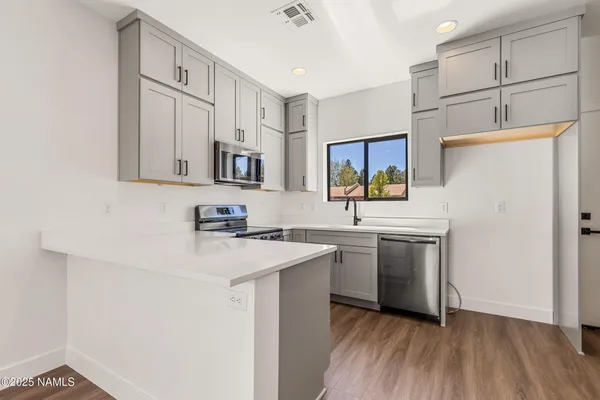 $635,000 | 302 West Oak Avenue, Unit 3, Flagstaff, AZ 86001