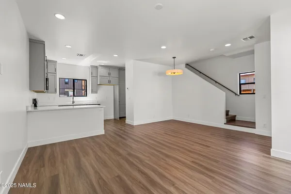 $635,000 | 302 West Oak Avenue, Unit 3, Flagstaff, AZ 86001