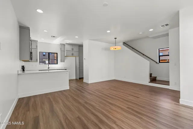 $635,000 | 302 West Oak Avenue, Unit 3, Flagstaff, AZ 86001