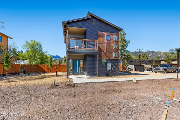$635,000 | 302 West Oak Avenue, Unit 3, Flagstaff, AZ 86001
