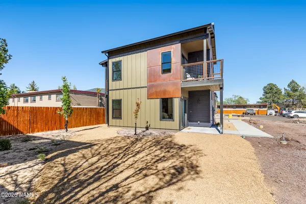 $635,000 | 302 West Oak Avenue, Unit 3, Flagstaff, AZ 86001