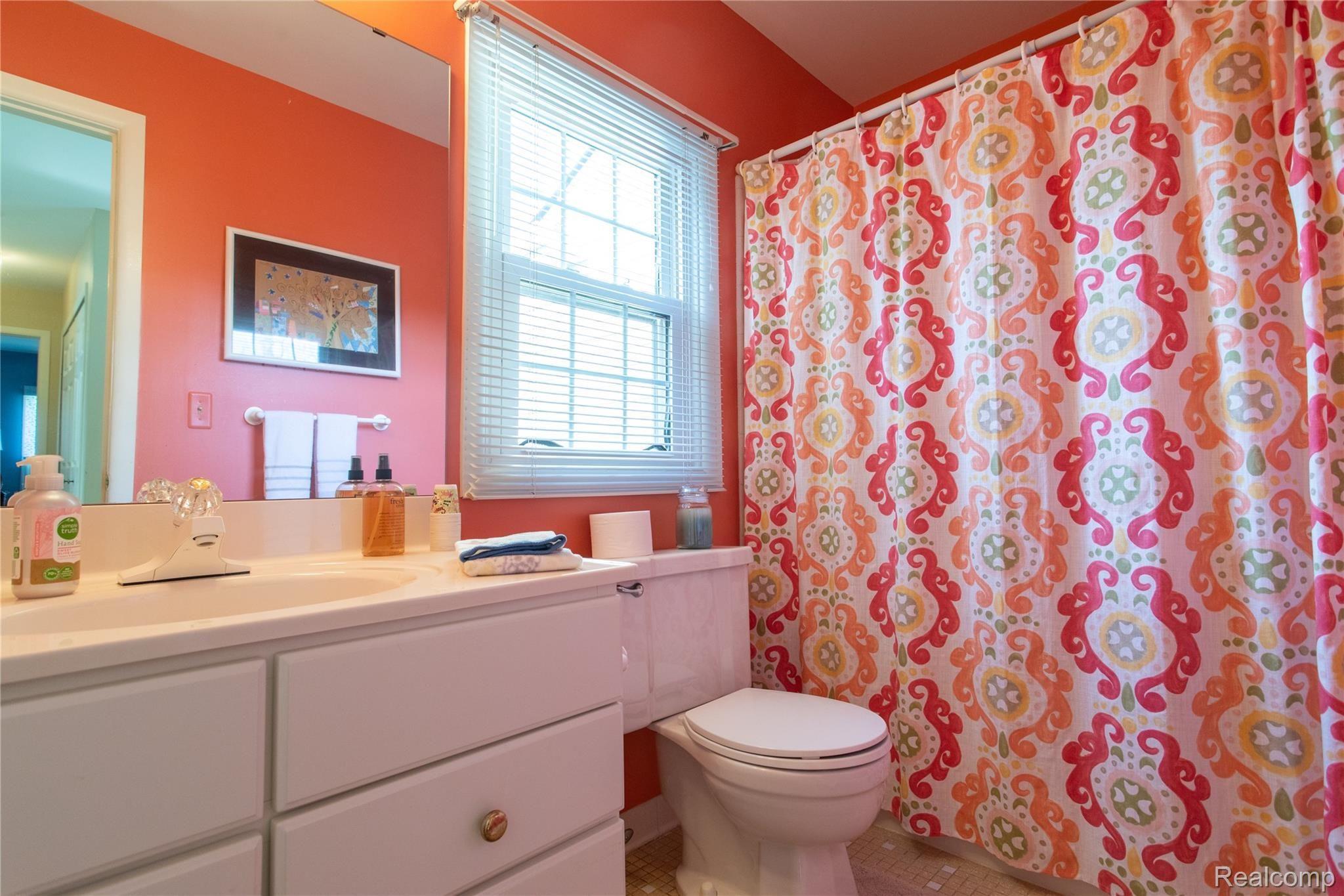 1496 Saddle Lane Rochester, MI 48306 - Photo 17 of 23 House_Saddle-17.jpg