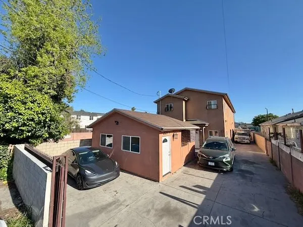 $1,875 | 227 1/2 East 84th Street, Los Angeles, CA 90003