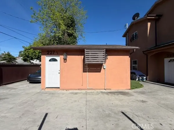 $1,875 | 227 1/2 East 84th Street, Los Angeles, CA 90003