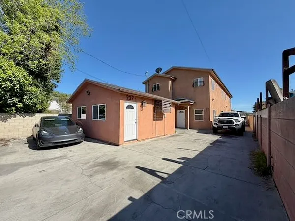 $1,875 | 227 1/2 East 84th Street, Los Angeles, CA 90003