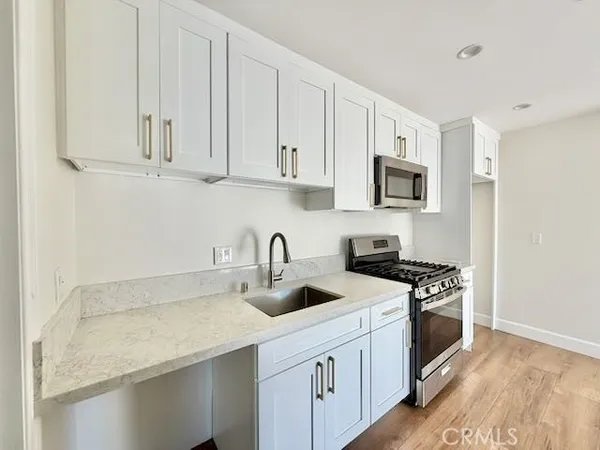 $1,875 | 227 1/2 East 84th Street, Los Angeles, CA 90003