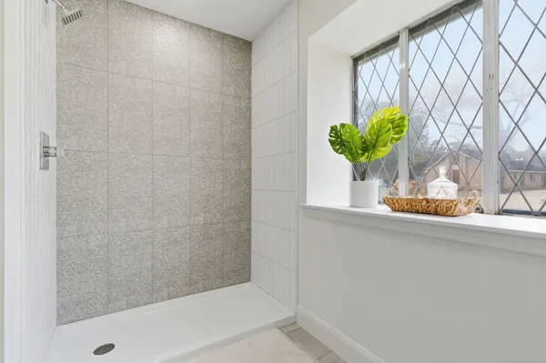 $364,900 | 5 Devonshire Drive, Conroe, TX 77304