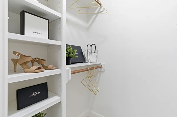 $364,900 | 5 Devonshire Drive, Conroe, TX 77304