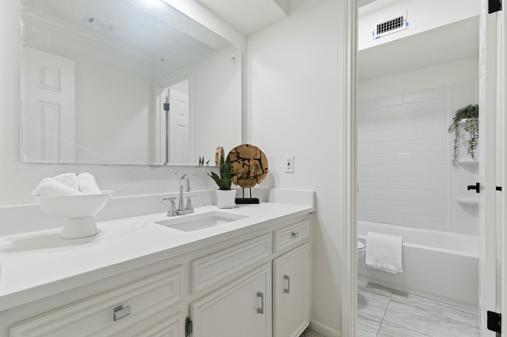 5 Devonshire Drive Conroe, TX 77304 - Photo 27 of 42