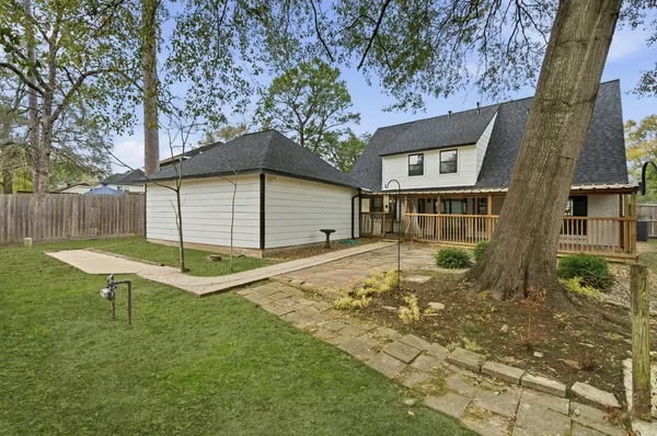 $364,900 | 5 Devonshire Drive, Conroe, TX 77304