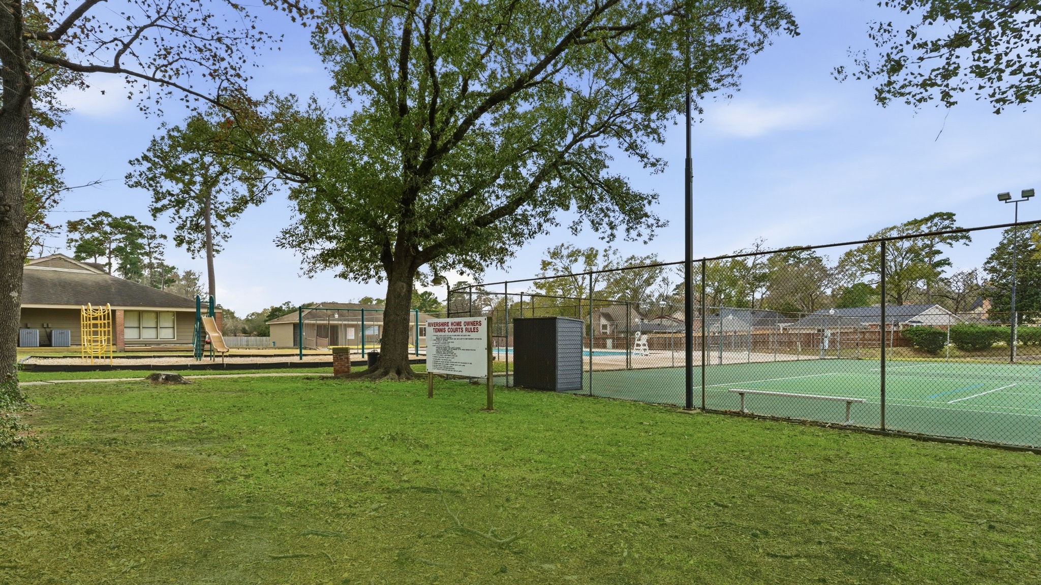 5 Devonshire Drive Conroe, TX 77304 - Photo 37 of 42