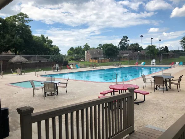 $364,900 | 5 Devonshire Drive, Conroe, TX 77304