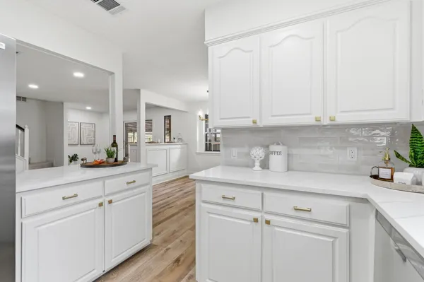 $364,900 | 5 Devonshire Drive, Conroe, TX 77304