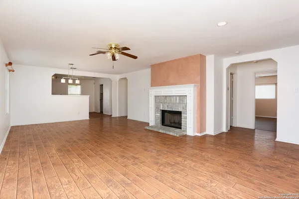 $1,950 | 4023 Bulverde Parkway, San Antonio, TX 78259
