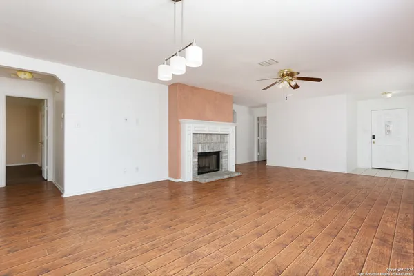 $1,950 | 4023 Bulverde Parkway, San Antonio, TX 78259