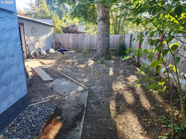 $310,000 | 867 Northeast Johnson Street, Myrtle Creek, OR 97457