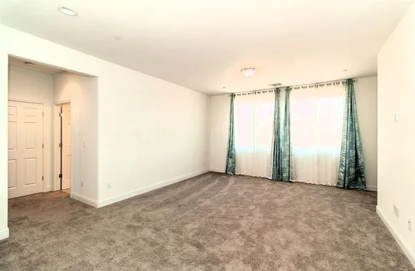 $730,000 | 2698 North Arroyo Avenue, Fresno, CA 93727