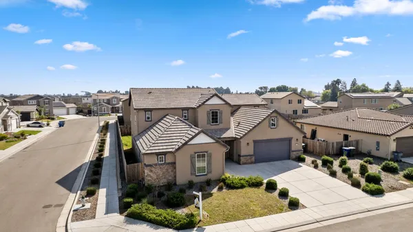 $730,000 | 2698 North Arroyo Avenue, Fresno, CA 93727