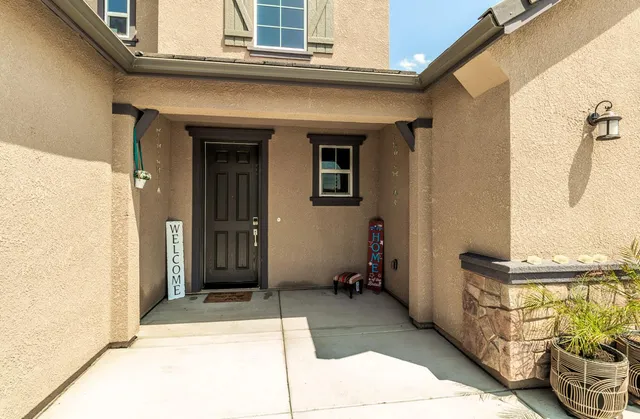 a view of a house with a outdoor space