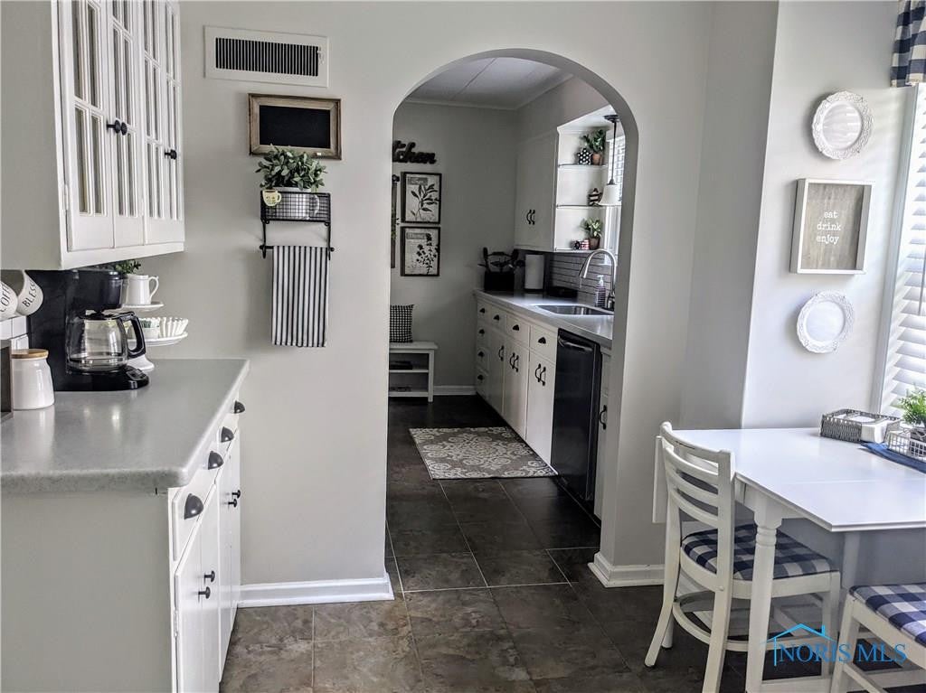 2833 Goddard Road Toledo, OH 43606 - Photo 9 of 27 Gallery Image 9