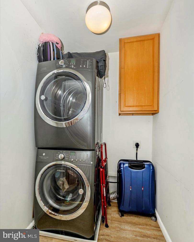 22 West 7th Street Frederick, MD 21701 - Photo 11 of 12 a utility room with dryer and washer