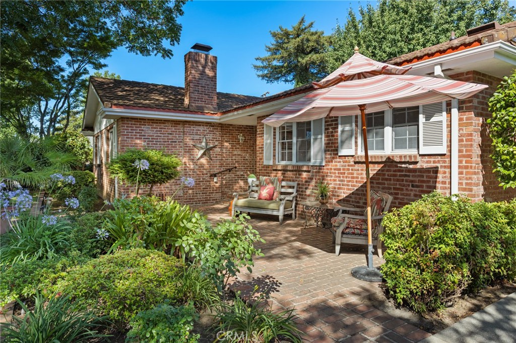 1192 Manchester Road Chico, CA 95926 - Photo 24 of 35 Front yard with a brick porch.