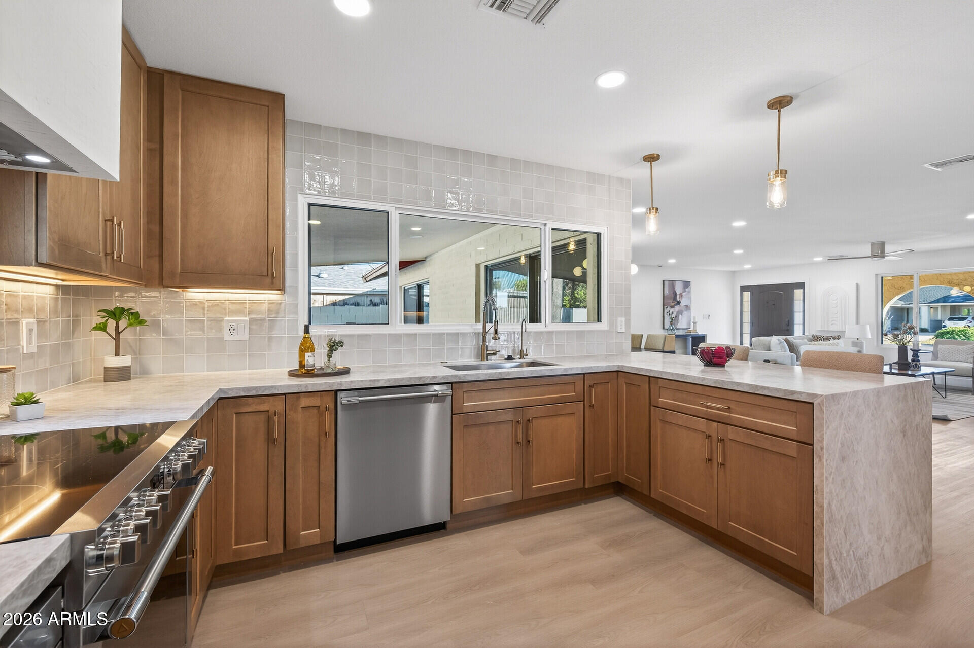 3402 East Mercer Lane Phoenix, AZ 85028 - Photo 16 of 45 30_3402_E_Mercer_Ln30_mls